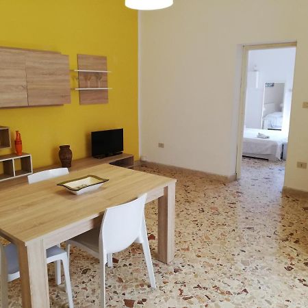 Charming Apartment In Mondello Палермо Екстериор снимка